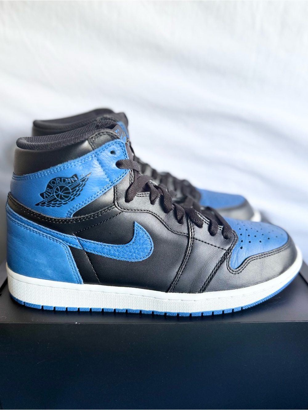 AUTHENTIC Jordan 1 Retro High OG Royal size 10 555088-007 2017 PRE-OWNED